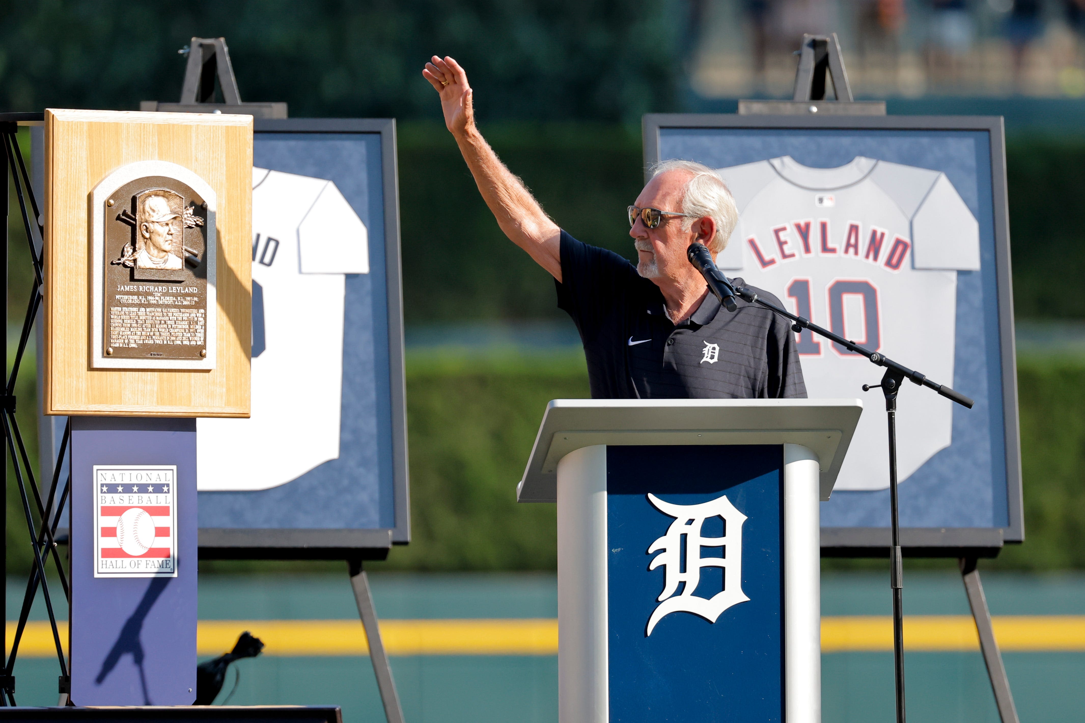 Hall of Fame manager Jim Leyland sends message to Tigers fans during jersey retirement