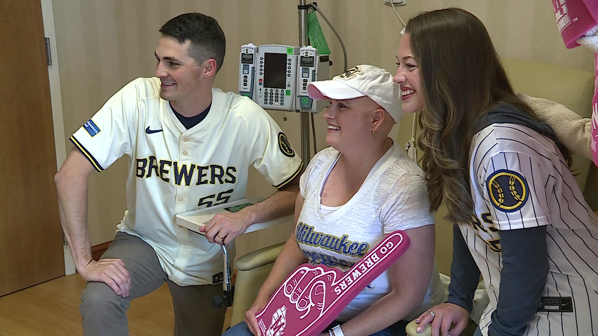Brewers pitcher visits patients at Aurora Women's Pavilion