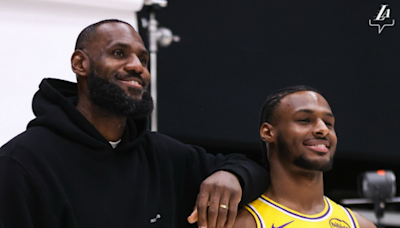 LeBron James renueva con los Lakers por dos años y $104 millones. Jugará con su hijo que también firma contrato