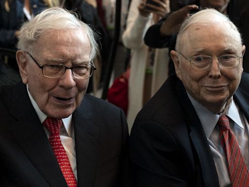 Buffett talks succession plan, pays tribute to Munger at annual meeting