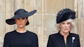 ¿Rompió Meghan Markle el protocolo de vestuario en el funeral de Isabel II con este accesorio?