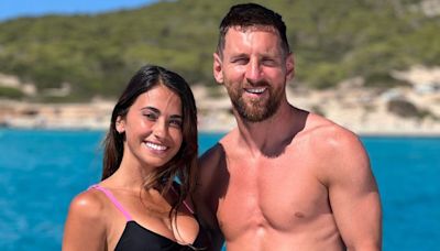 Antonela Roccuzzo adelantó los colores que serán tendencia en el verano con una selección de bikinis