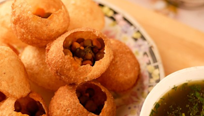 Pani Puri Samples Found With Cancer-Causing Chemicals In Karnataka; Govt Assures Action