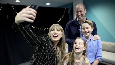 Selfie de milhões: príncipe William publica foto com Taylor Swift e os filhos George e Charlotte