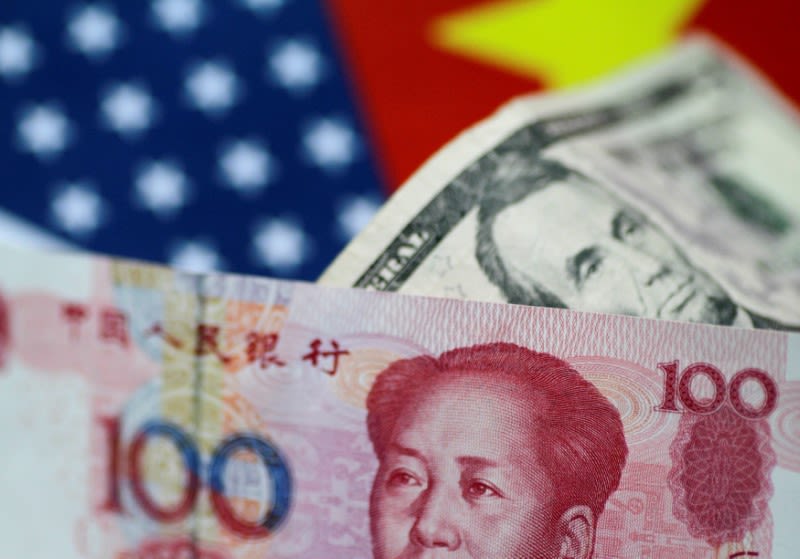 Asia FX weakens with yuan volatile, dollar steady ahead of PCE data By Investing.com