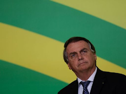 PF indicia Bolsonaro e mais 11 por desvio de joias do acervo da Presidência Por Estadão Conteúdo