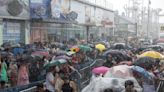 Estadounidenses celebran el Día de la Independencia en medio de calor y aguaceros