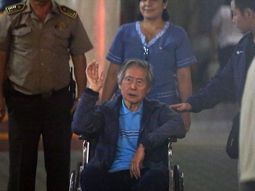 El expresidente peruano Alberto Fujimori "está luchando" por su vida, según su médico