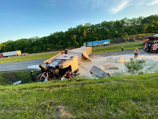 Driver sought after semi crash closes I-40