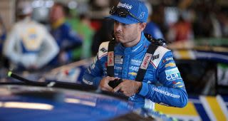 As run-ins mount, Larson says on-track racing with Hamlin all about trust