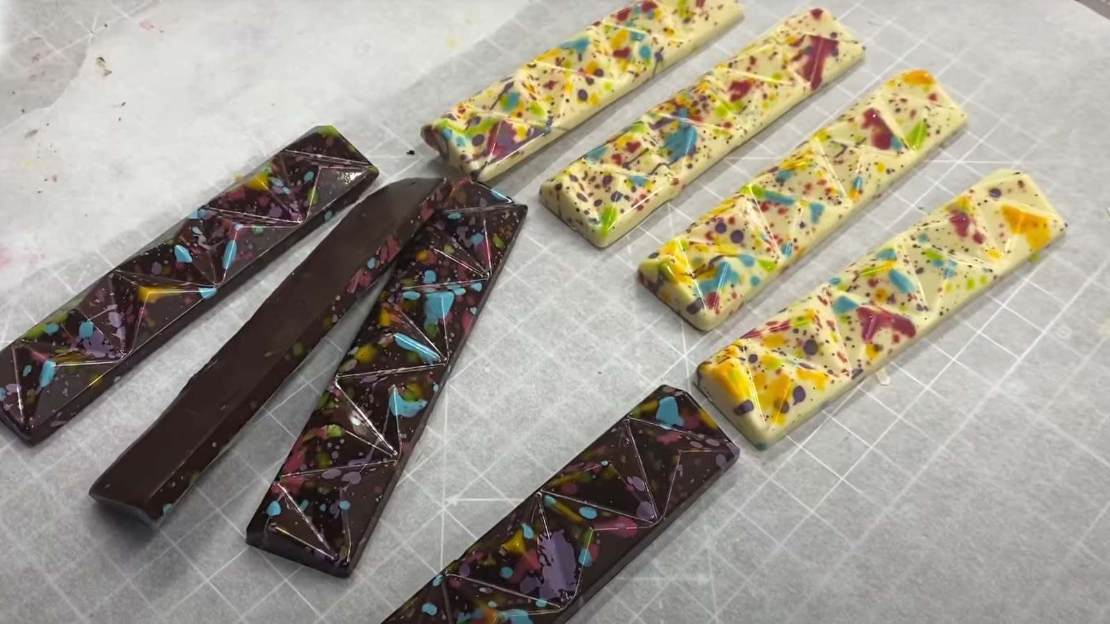 Give Homemade Chocolate Bars A Paint Splatter Effect With Just 2 Ingredients