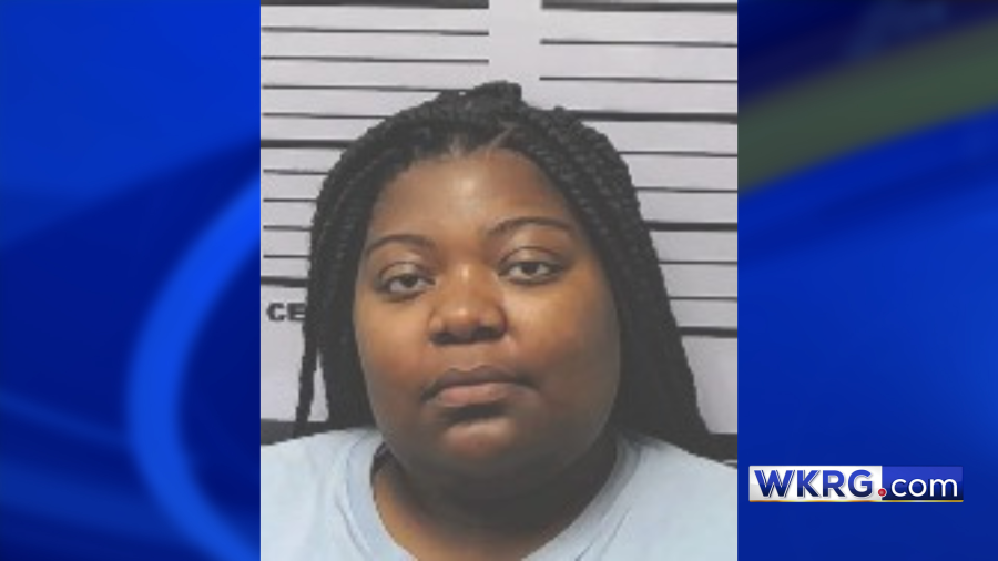 Mobile woman stabs her child’s father during an argument: MPD