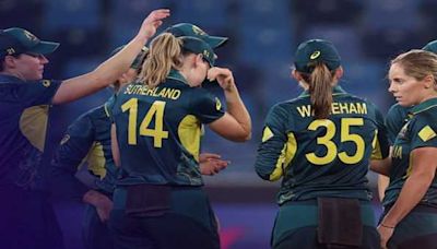 Australia crush Pakistan at WT20 WC