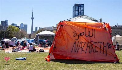Alumnos de la Universidad de Toronto se suman a las protestas propalestinas de EEUU y acampan en el recinto del centro