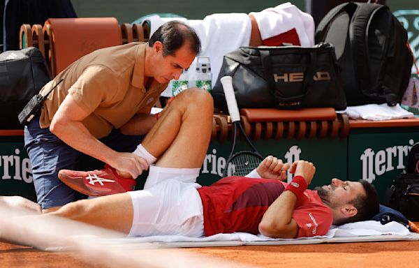 Novak Djokovic withdraws from the French Open with an injured right knee