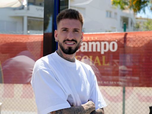 Samu Castillejo se ejercita en un gimnasio de Málaga