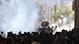 Militares intentan derribar puerta del palacio presidencial en La Paz | Teletica