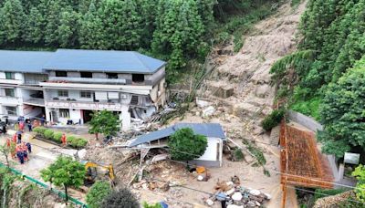 Fifteen dead in landslide after Typhoon Gaemi hits China