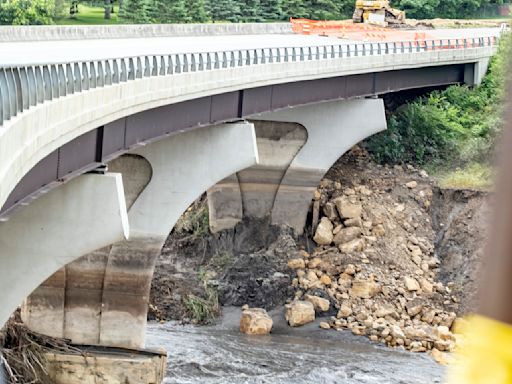 A bridge near a Minnesota dam may collapse. Officials say they can do little to stop it