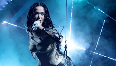 Watch Katy Perry’s Gravity-Defying Video Vanguard Performance at the VMAs