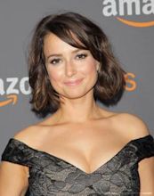 Milana Vayntrub