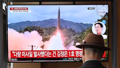 Coreia do Norte dispara 18 mísseis sob supervisão de Kim Jong-un em teste como alerta ao Sul; veja vídeo