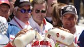 Helio Castroneves on heated 2002 Indy 500 win: 'Wait, it's yellow but Tracy is passing me'