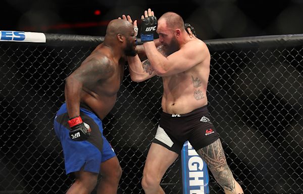 UFC free fight: Derrick Lewis knocks out Travis Browne in wild Fight of the Night