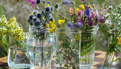 How to make a glass vase sparkle