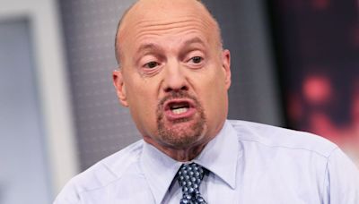 Jim Cramer reviews 10 stocks that perform well just after the start of a cutting cycle