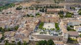 El pueblo cerca de Madrid que es uno de los más bonitos de España: una villa ducal, hogar de poetas y un impresionante patrimonio