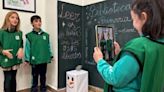 Los pequeños "ecoinfluencers" patrullan el colegio de los Dominicos de Oviedo