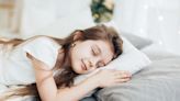 原來是「這7原因」導致大小姐睡不著！營養師曝：高脂、辛辣食物也讓你難入眠