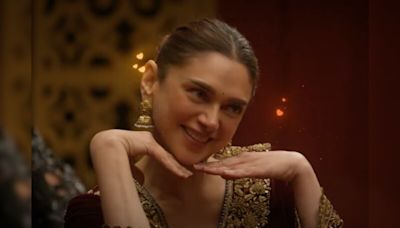 Aditi Rao Hydari's Reaction To Siddharth Being Name-Checked On The Mushaira Roast