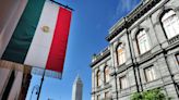 PIB, inversión y Día del Trabajo, las 5 claves financieras de la semana en México Por Investing.com
