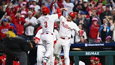 Phillies do just enough to hold off Giants, stay hottest team in baseball