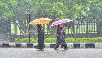 Monsoon Update: IMD issues red alert for Maharashtra, heavy rainfall likely in THESE regions; National Capital expected to get light rain today