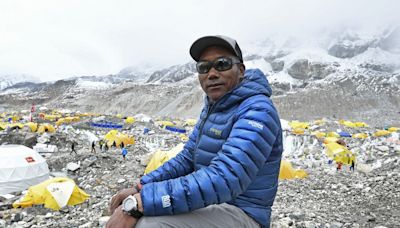 Alpinista do Nepal escala o Monte Everest pela 30ª vez e quebra seu próprio recorde