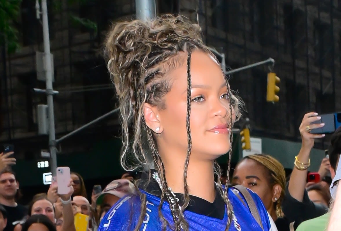 Fans Say Rihanna Looks Like an ‘Actual Barbie Doll’ in Unearthed High School Photo