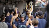 Cal Raleigh, Mariners sweep skidding White Sox