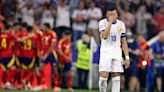 La soledad de Mbappé tras la eliminación de Francia mientras todos felicitaban a los jugadores de España