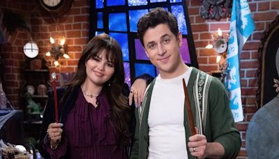 Disney compartió las primeras imágenes de Selena Gomez en Wizards: Beyond Waverly Place - La Opinión