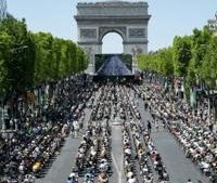 Bon appetit: Paris's Champs-Elysees to host giant picnic