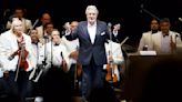 Plácido Domingo consiente a su público en México y se lleva ovaciones