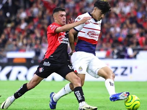 La amenaza que Érick Gutiérrez sorteó con éxito en Chivas hasta el Clásico Tapatío