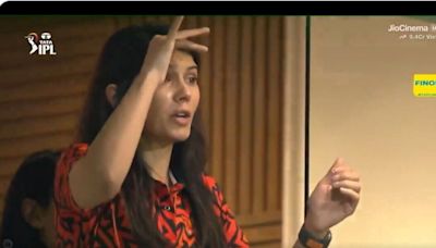 Kavya Maran steals spotlight with her reaction to Pat Cummins missing run |Video