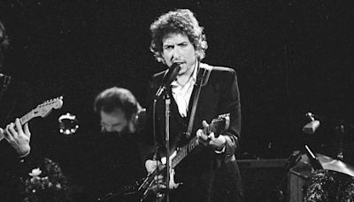 Bob Dylan is giving fans a chance to relive his 1974 tour with the Band on a staggering 27-disc set