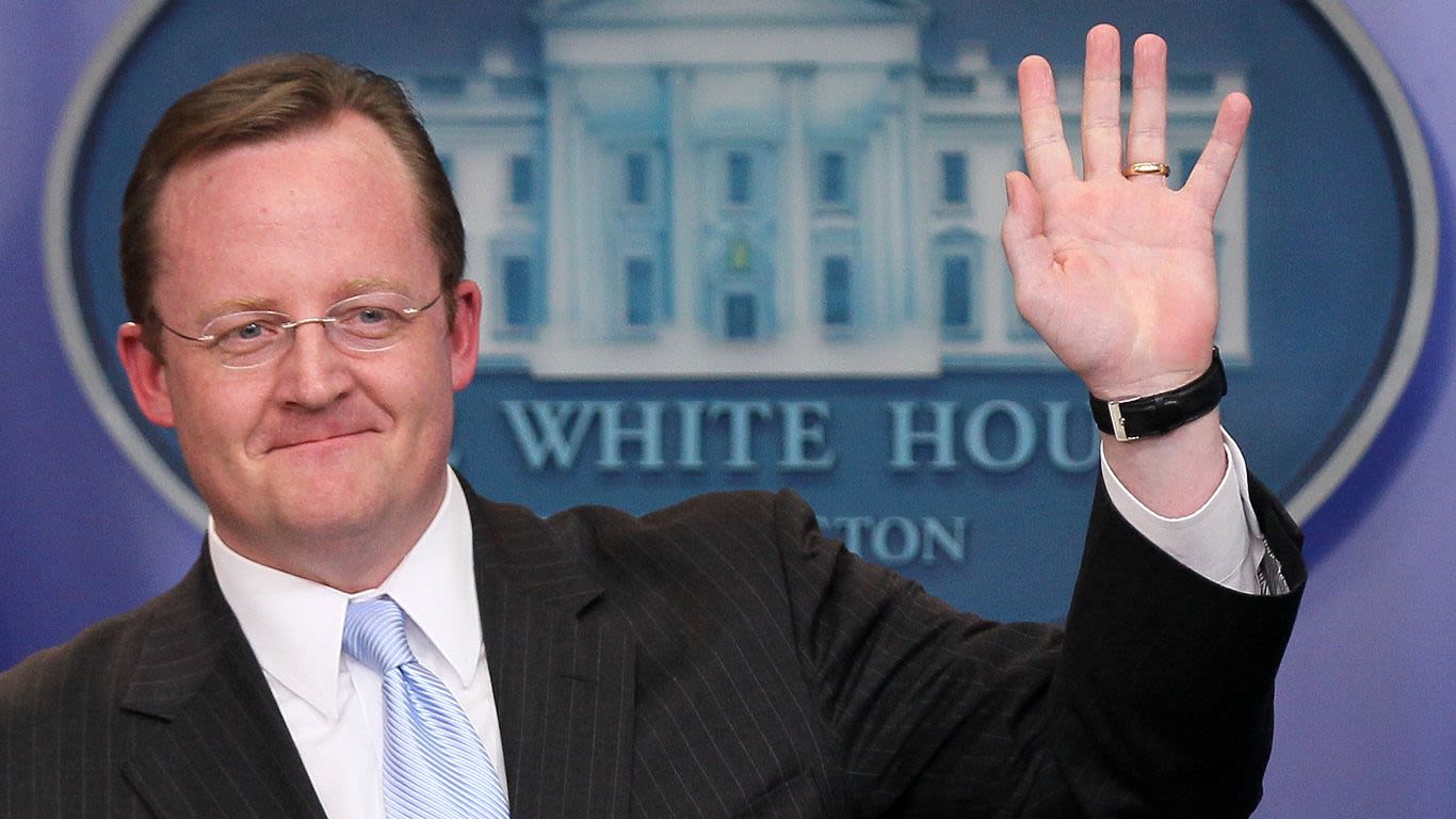 Ex-top Obama staffer Robert Gibbs joins Warner Bros. Discovery as comms chief