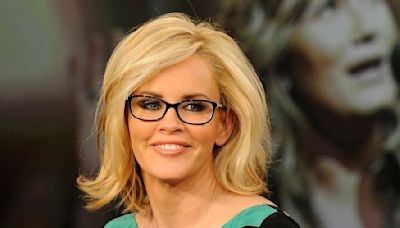 Jenny McCarthy recalls getting her period during The View episode