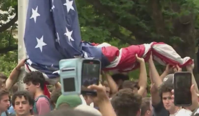 UNC fraternity brothers who held U.S. flag during campus protests speak at Republican National Convention